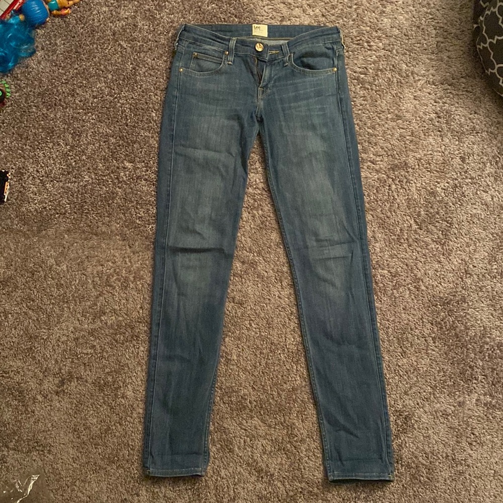 Lee jeans.